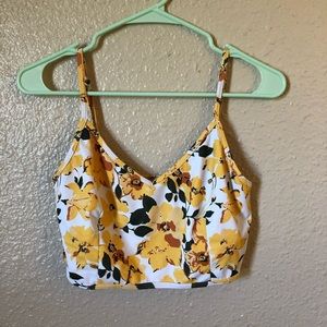 Kortni Jeane Yellow Floral Cropped V-Neck Top